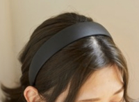 黒髪に黒色のカチューシャって似合いますか 黒髪に似合うカチ Yahoo 知恵袋