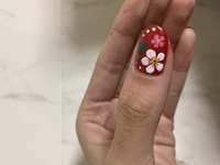 ネイル3級の試験についてです アートの花なんですけど白い花の表面に筆の Yahoo 知恵袋
