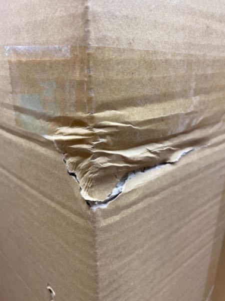 新品未使用になります。保管してあったので段ボールが破れていますが傷はありません。 ヤマト運輸の配送中の箱破損について詳しい方教えてください。毎月