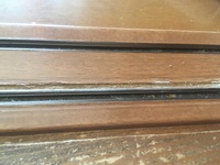 室内引き戸の調子が悪く レールの木の部分が削れてきているのが Yahoo 知恵袋