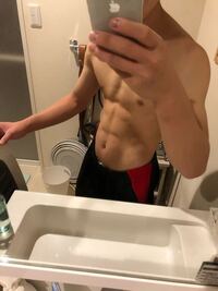 今高校生です 筋肉あるとモテるんですか 腹が割れてるとかです それとも女性方 Yahoo 知恵袋