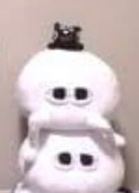 この白いぬいぐるみ はなんというキャラクターのものですか 乃木坂 Yahoo 知恵袋