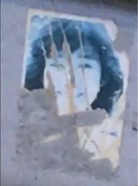 この写真からどなたか分かりますか 学校の机に貼 Yahoo 知恵袋