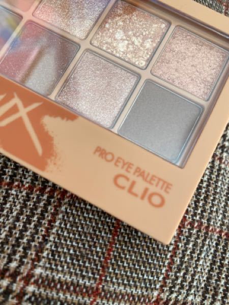 ドン キホーテで購入したアイシャドーパレットです 右下の文字がな Yahoo 知恵袋