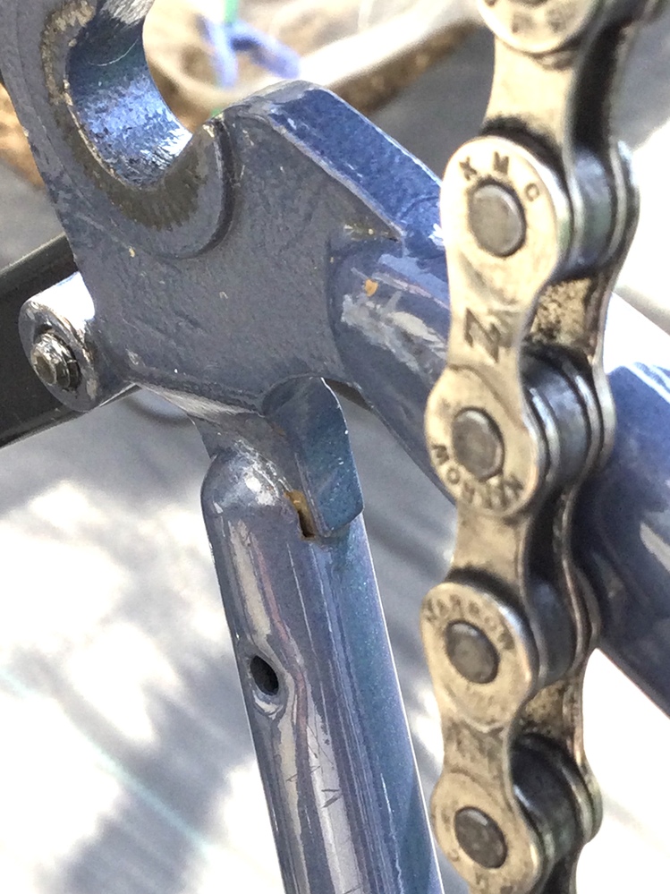 クロモリフレームのクロスバイクに乗っております。先日、点検もかねて