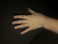 見づらかったので撮り直しました 中二女子です 指の骨を鳴らす癖がついて Yahoo 知恵袋