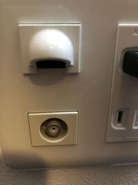 Pcモニタにアース接続って必要ですか 必ずアース接続しろと書い Yahoo 知恵袋