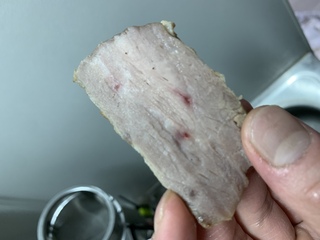 豚の肩ロースを丸一日塩漬けにしたあとに焼いて食べました 火が Yahoo 知恵袋