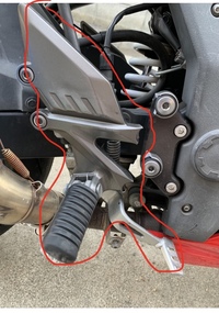 バイクの部品についての質問です転けてしまい こちらの部品の交 Yahoo 知恵袋