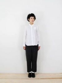 ワイシャツの襟の部分がないバージョンみたいなシャツの名前なんていうんです Yahoo 知恵袋