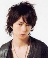 この頃の嵐の櫻井翔の年齢とどういう髪型だか教えて下さい Yahoo 知恵袋