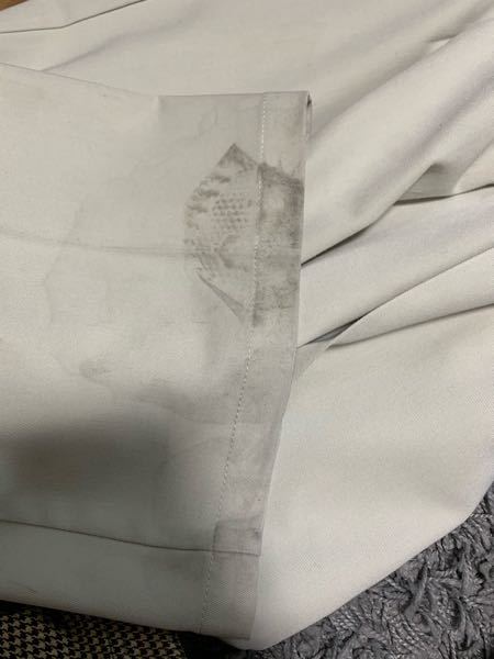 白いズボンに着いた靴汚れがクリーニングに出しても取れませんで