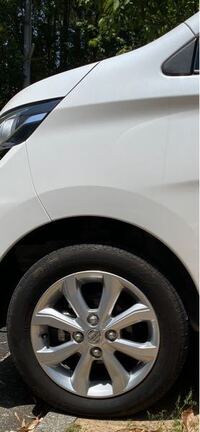 このタイヤはパンクしているように見えますか 今日ガソス Yahoo 知恵袋