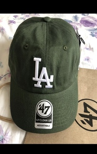 最近neweraのキャップを買ったんですけど 47mvpというのは偽物で Yahoo 知恵袋