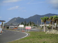 せめて少しはカッコつけさせてくれ寝たふりしてる間に出て行って Yahoo 知恵袋