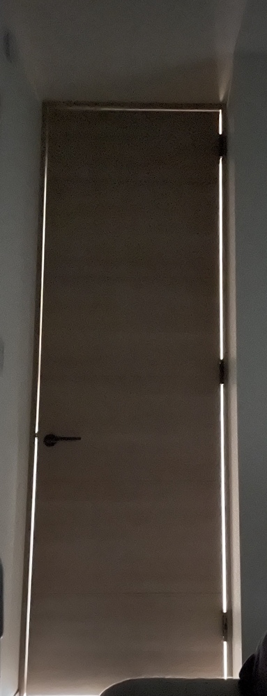 ヘーベルハウスで建てたのですが この開き扉のドアの隙間が気になります Yahoo 知恵袋