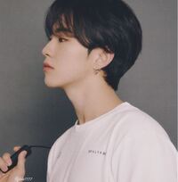 Seventeenのホシくんが付けているハートのピアスはどこ Yahoo 知恵袋