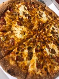 ピザーラのマルゲリータを頼んだんですけど こんなんでした Yahoo 知恵袋