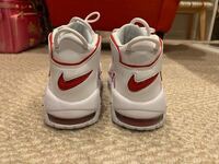 本日zozoナイキで購入したエアモアアップテンポ96の白が届 Yahoo 知恵袋