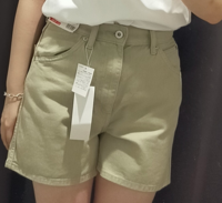 このショートパンツに合う 男性ウケの良いカジュアルな服装はど Yahoo 知恵袋
