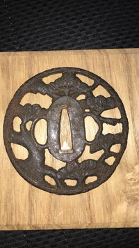 祖父から譲り受けた刀の鍔ですが 価値の分かる方おられましたら教えてくだ Yahoo 知恵袋