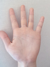 前から気にしているのですが 私は生命線が途中で途切れています 修学旅行の時に Yahoo 知恵袋