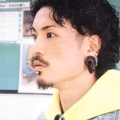 サウシードッグの石原慎也さんのホールトゥピアスを真似したいのですが