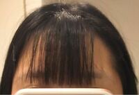 前髪が垢抜けません。両側から毛をとって薄くしたのですが三角形が崩れてしまいます。前髪を垢抜けさせるアドバイスをお願いします。 