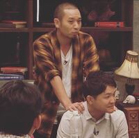 千鳥大悟さんか着てるこのジャケット カーディガンがどこのブラ Yahoo 知恵袋
