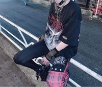 こういうデスメタルロゴみたいなのが書いてある服が欲しいのですがオススメ Yahoo 知恵袋