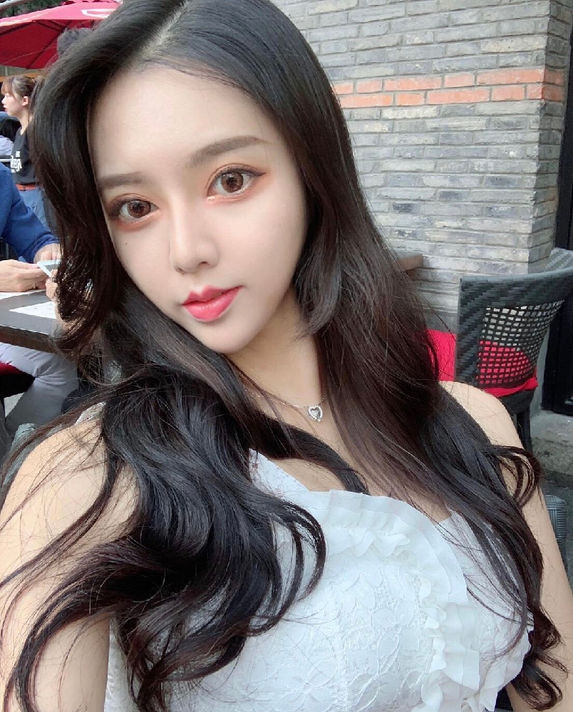 Instagramのdmから突如謎のシンガポール在住の香港美女から連絡 Yahoo 知恵袋