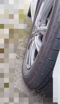 これってパンクしてますか この状態でガソリンスタンドま Yahoo 知恵袋