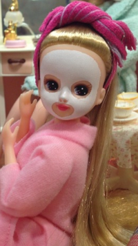 このリカちゃん人形はどこで買えるのかまたは作り方がわかる方教えてくださ Yahoo 知恵袋