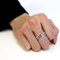 男子高校生がgucciのノットリングつけてたらどう思いますで Yahoo 知恵袋