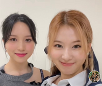 Twiceサナとミナのメイクどちらが好きですか サナは目元の涙袋を強調 Yahoo 知恵袋