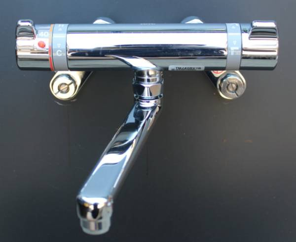 TOTO水栓TMJ40RV1bです。 TOTOサーモスタット混合水栓TMJ40RV1Bを使用してい - Yahoo!知恵袋