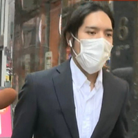 小室圭さん顔が大きいのかマスクが大きいのかどっちが先ですか Yahoo 知恵袋