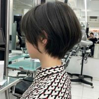 ショートヘアにしたいのですがこの髪型は男っぽいですか 女性らしいですか Yahoo 知恵袋