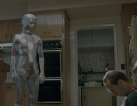 ターミネーター２でt1000が変身した人物から元の警察官に戻るカットの Yahoo 知恵袋