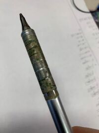 シャーペンの先を回して外れるところにこのような緑のカビみたいなのが付く Yahoo 知恵袋