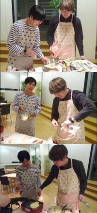 神谷さんと小野さんがホットケーキ を作ってるこの画像はなんの Yahoo 知恵袋