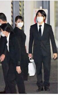 小室圭さんのスーツの第2 第3ボタンが掛かっていないみたいですが マナ Yahoo 知恵袋