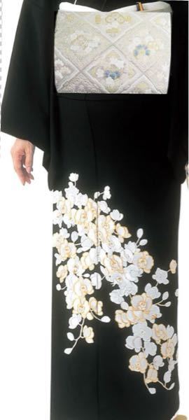 胡蝶蘭総刺繍の黒留袖をレンタルで借りようかと迷っているのです 胡蝶蘭総刺繍の黒留袖をレンタルで借りようかと迷っているのです