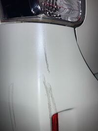 車に接着剤のような物を付けられてました 取れる方法知りた Yahoo 知恵袋