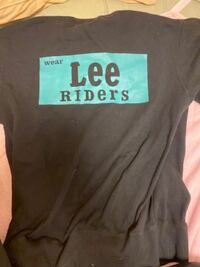 高校生でこのトレーナーはダサいですかね 表は無地で胸らへんに Yahoo 知恵袋