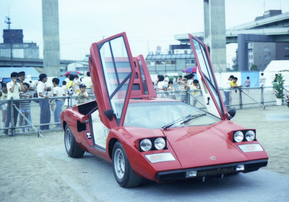 なぜスーパーカーが売れているのですか Yahoo 知恵袋