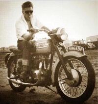 このバイクの車種を教えて下さい 撮影場所は1950年代後半から60 Yahoo 知恵袋