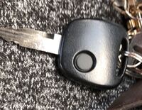 車のキーが 効かなかったり きいたり 電池切れですか どこでなおせま Yahoo 知恵袋