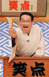 二列で並ぶ所に、一列で並んでいるのを見て、最前列に並ぶ勇気はあり足 