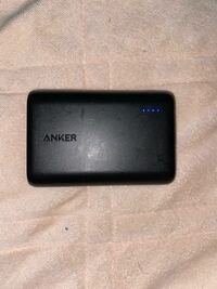 ANKERのモバイルバッテリーの青い光がずーっと 光っているのですが光らせない方法などありますか？